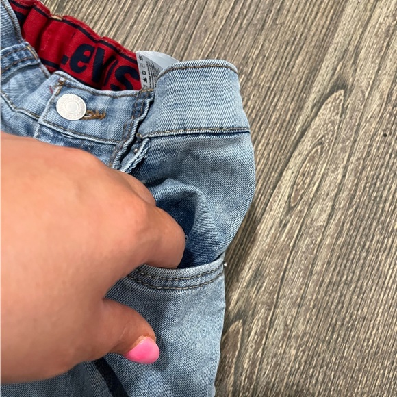 Levis Jeans Boys Straight Leg Mid Rise Light Wash Cotton Denim Blue Size 12 - Picture 2 of 9